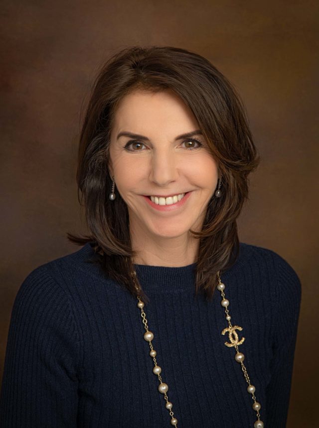 Elodie MULON Avocat Associé <br/> Ancienne secrétaire du Bureau du Conseil National des Barreaux <br/> Ancien membre du Conseil de l'Ordre <br/> Présidente de l'IDFP <br/> Présidente du CALIF <br/> Présidente du Comité CCBE Droit de la famille et des successions